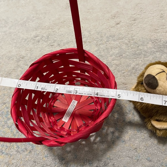 Like New Holiday Gift Super Cute Furry Bear In The Basket Brown & Red 6” X 5” - Picture 8 of 8
